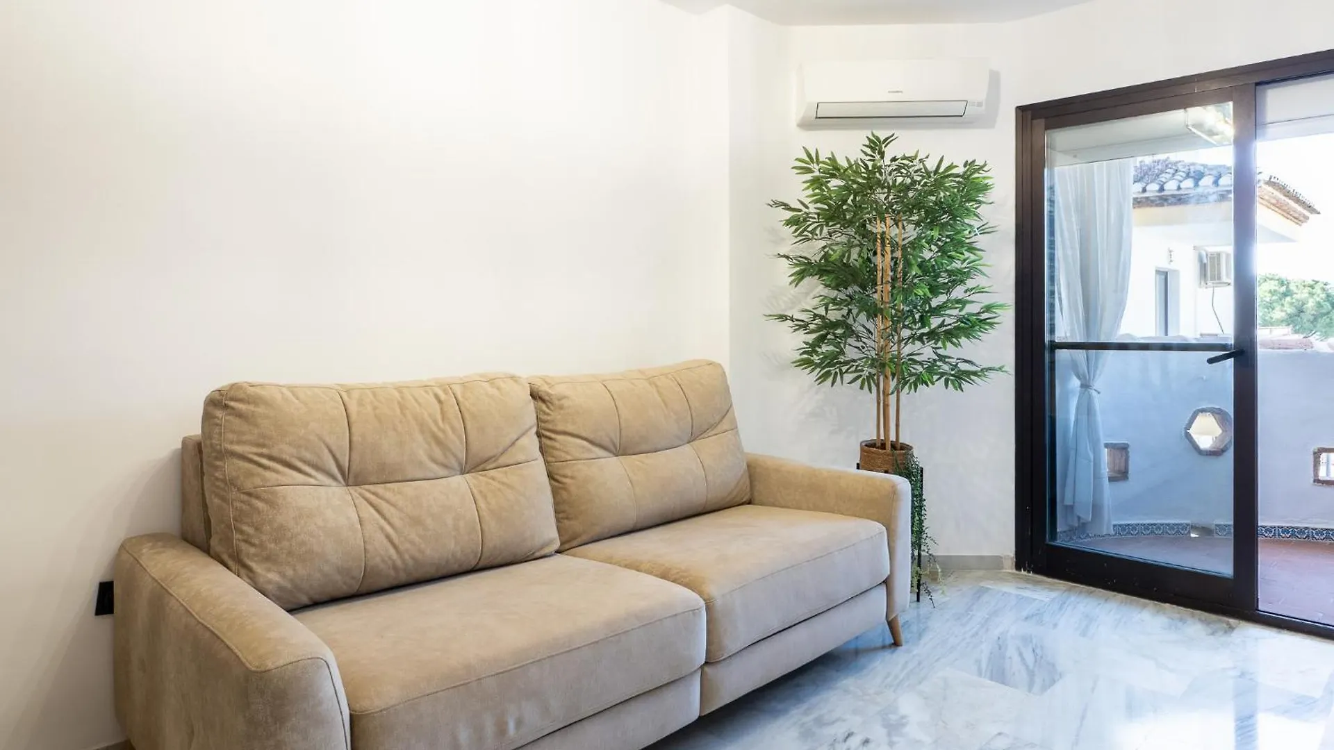 Delux Beach Apartment-Lujoso Apartamento De Playa Mijas Apartment